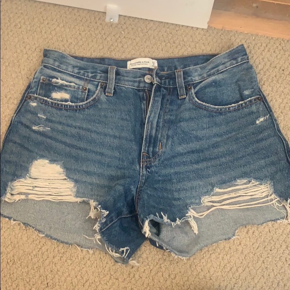 Abercrombie and Fitch mid rise boyfriend shorts